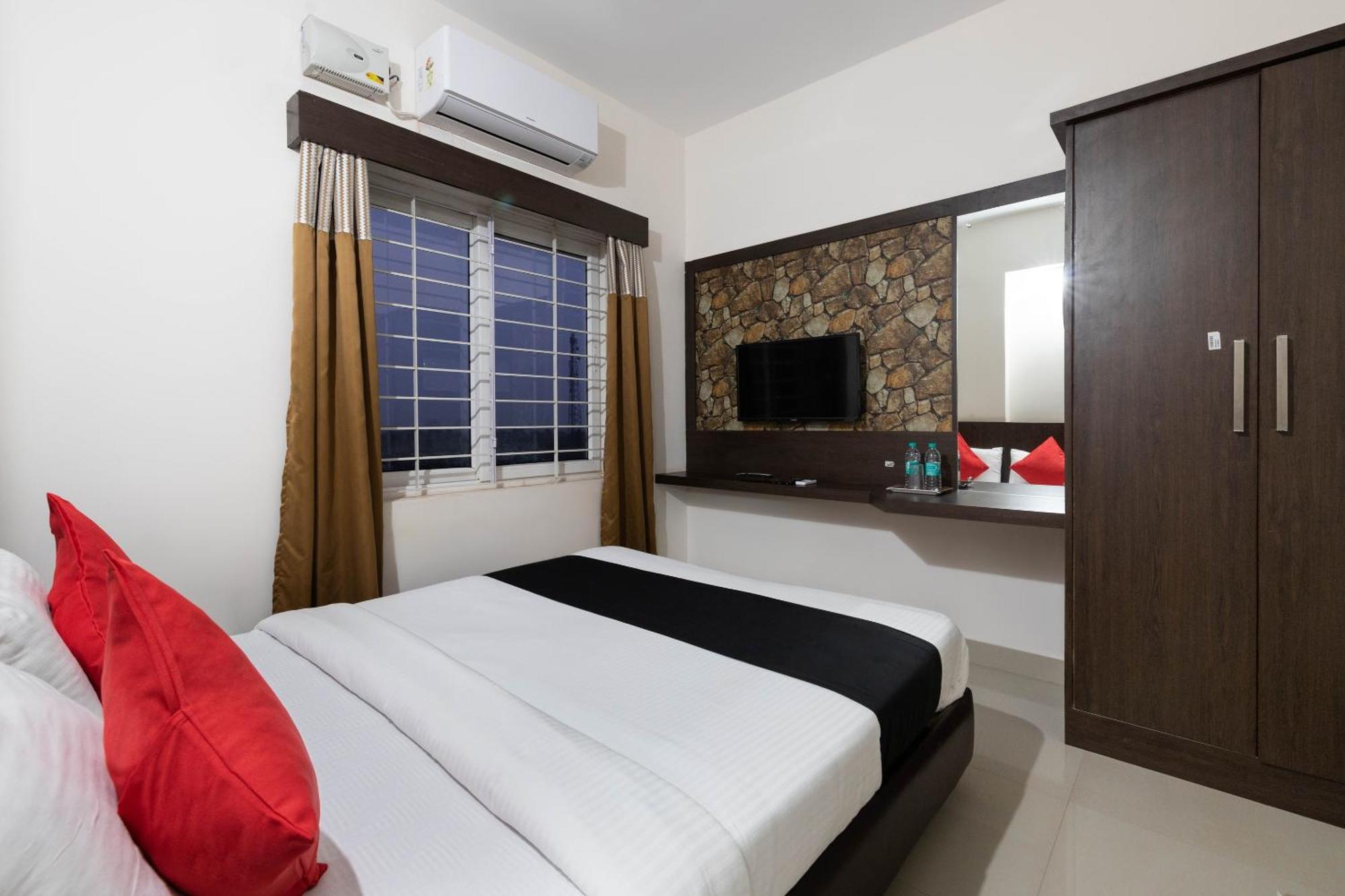 Hotel Super Collection O Nirvikalpa Ullāl Zewnętrze zdjęcie