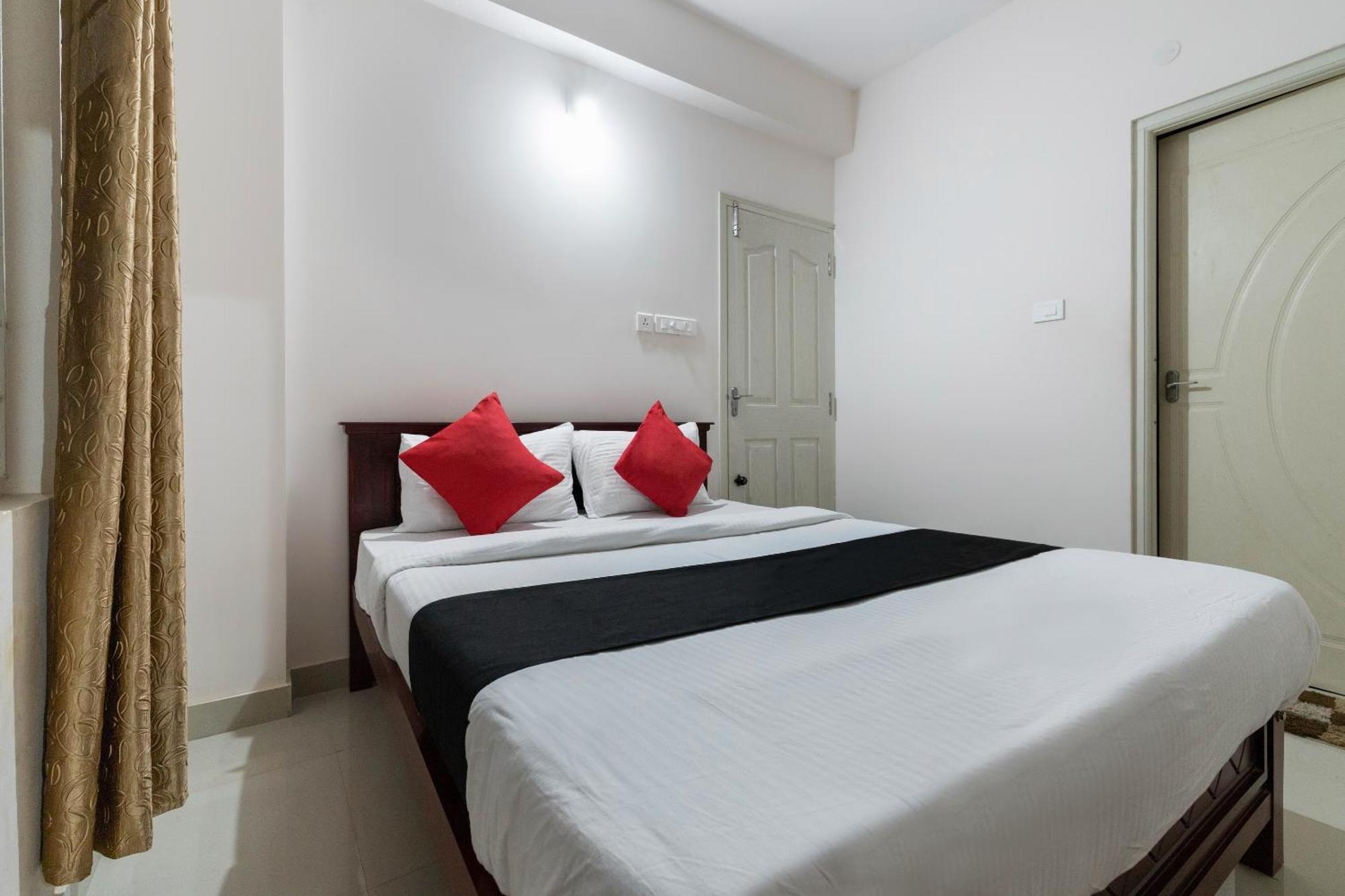 Hotel Super Collection O Nirvikalpa Ullāl Zewnętrze zdjęcie