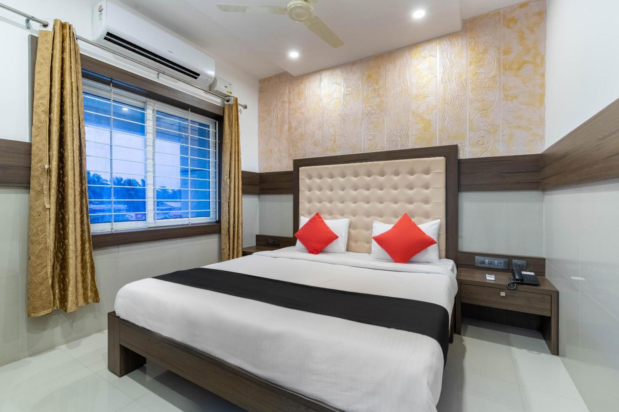 Hotel Super Collection O Nirvikalpa Ullāl Zewnętrze zdjęcie