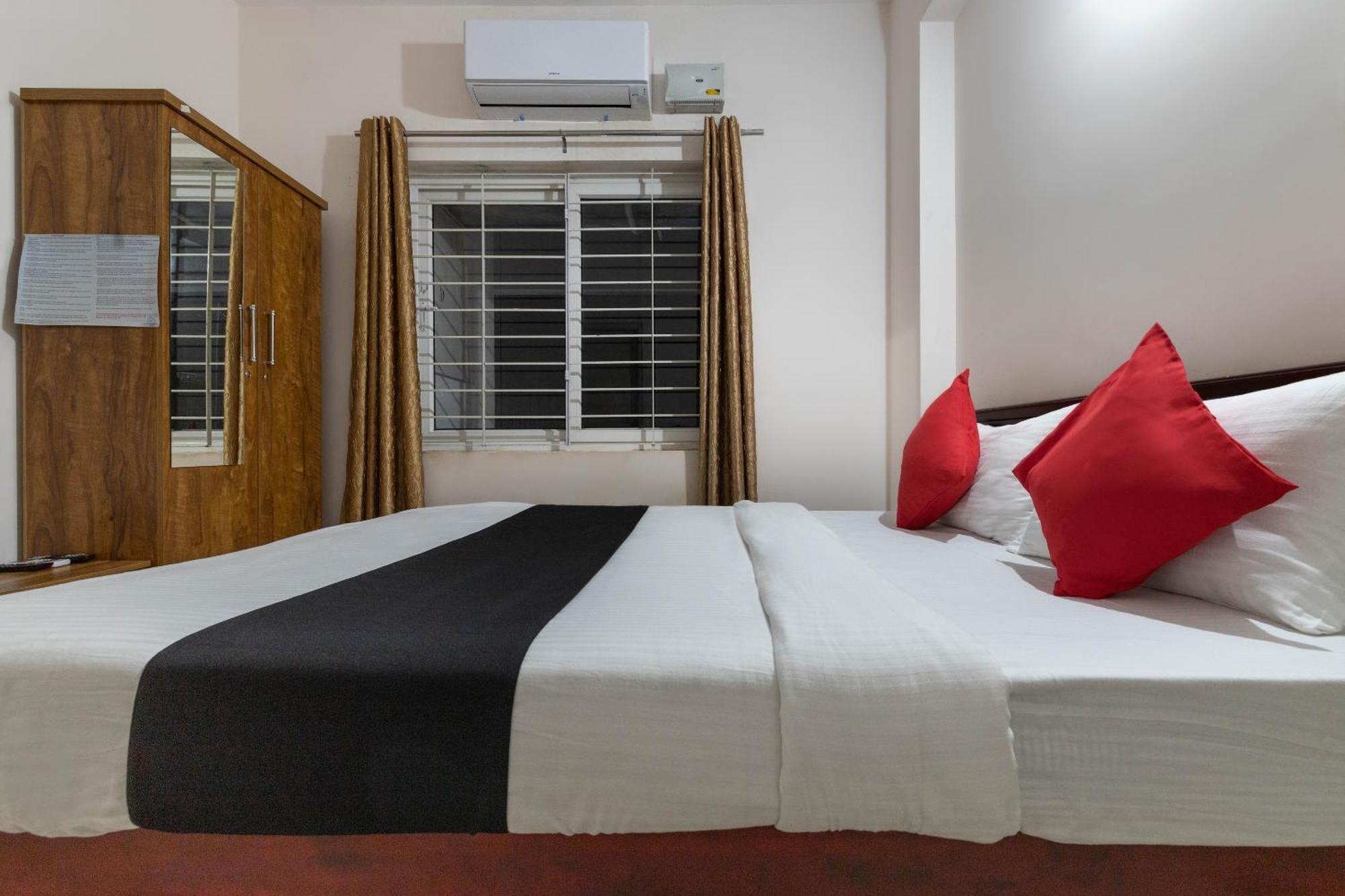 Hotel Super Collection O Nirvikalpa Ullāl Zewnętrze zdjęcie